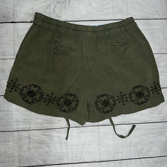 Matilda Jane Clothing MJC Time To Unwind Shorts Green Linen Embroidered sz XS - Picture 4 of 4
